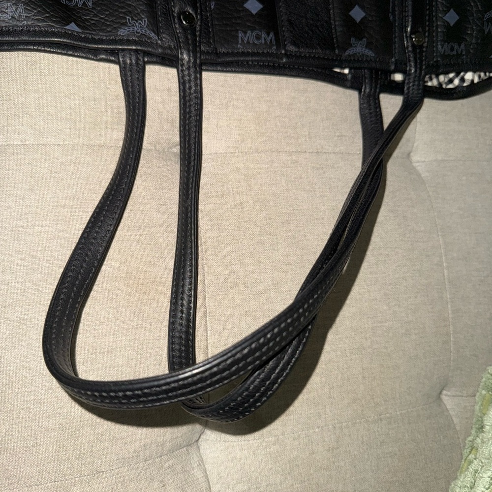 MCM Black Leather Tote Bag (Medium size) - Picture 5 of 8